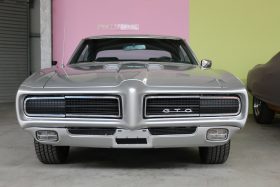 Pontiac GTO 1969 silber