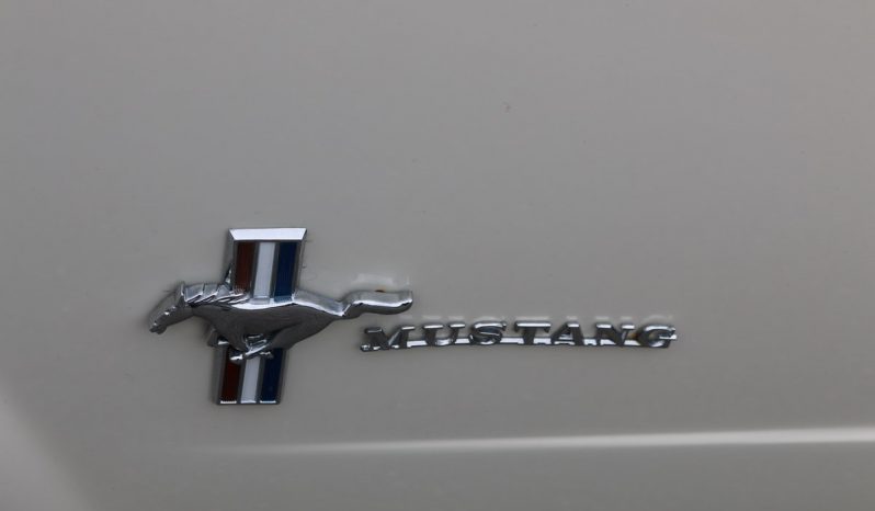 Ford Mustang 1965 weiß voll