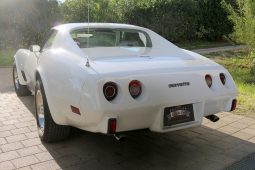 Chevrolet Corvette 1977 weiß voll