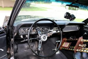 1966-ford-mustang-coupe-schwarz-elvira-05