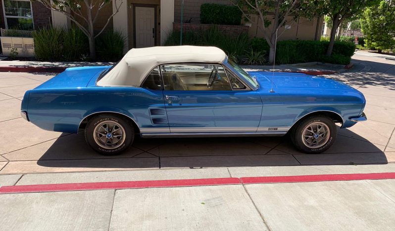 Ford Mustang Cabrio Baujahr 1967 blau/beige voll