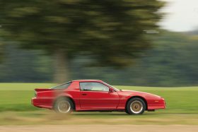 Pontiac Firebird Trans Am GTA, Rot BJ 1987