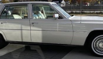 Cadillac Sedan DeVille 1977 Weiss voll