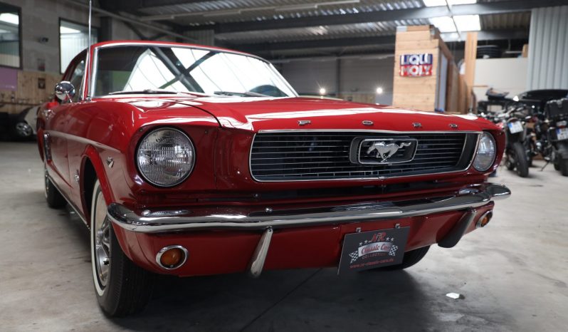 Ford Mustang Coupé BJ 1966 Rot/Rot voll