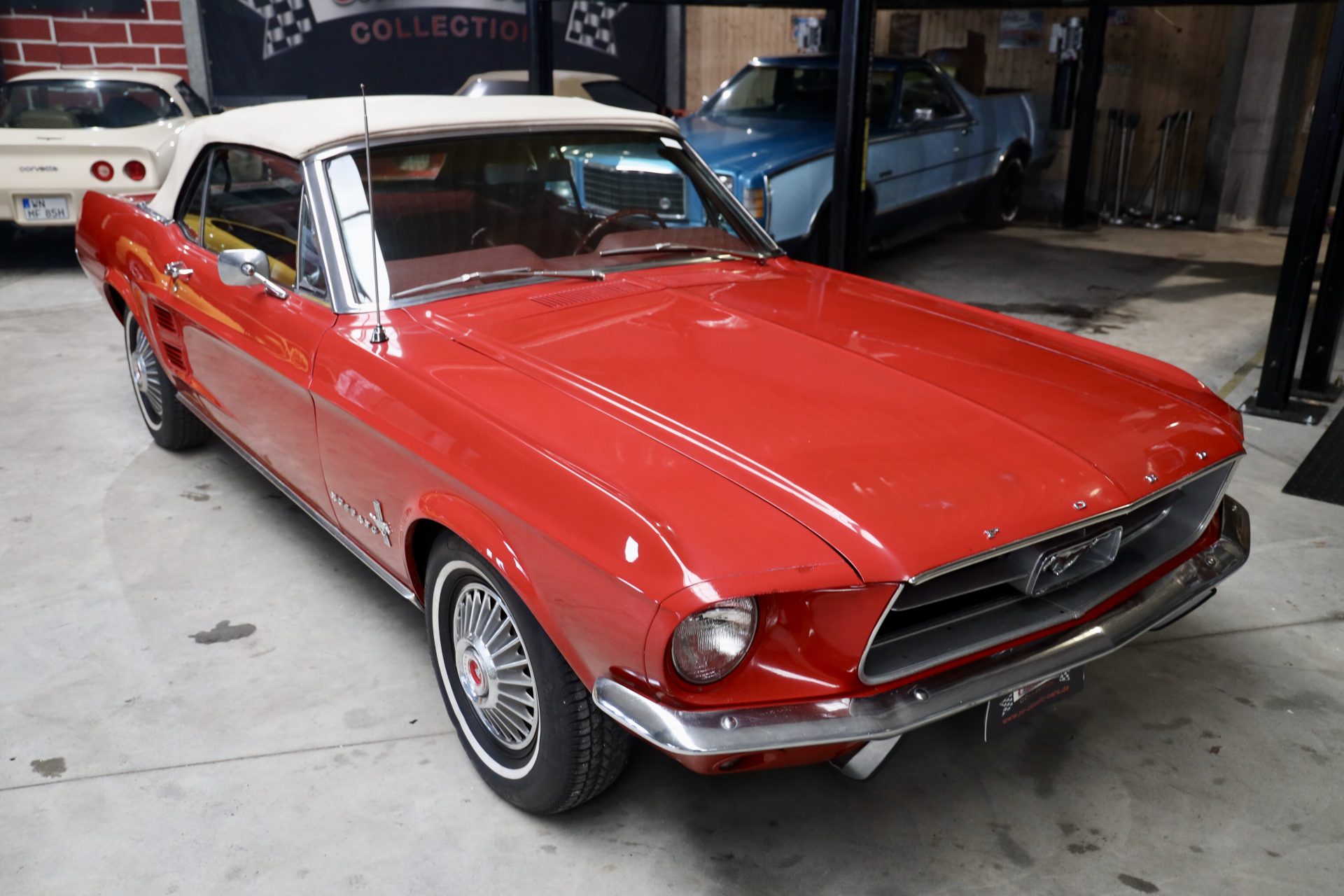 NR Mustang Rot/Rot Car Classic Collection Ford 1967 | Cabrio Stuttgart