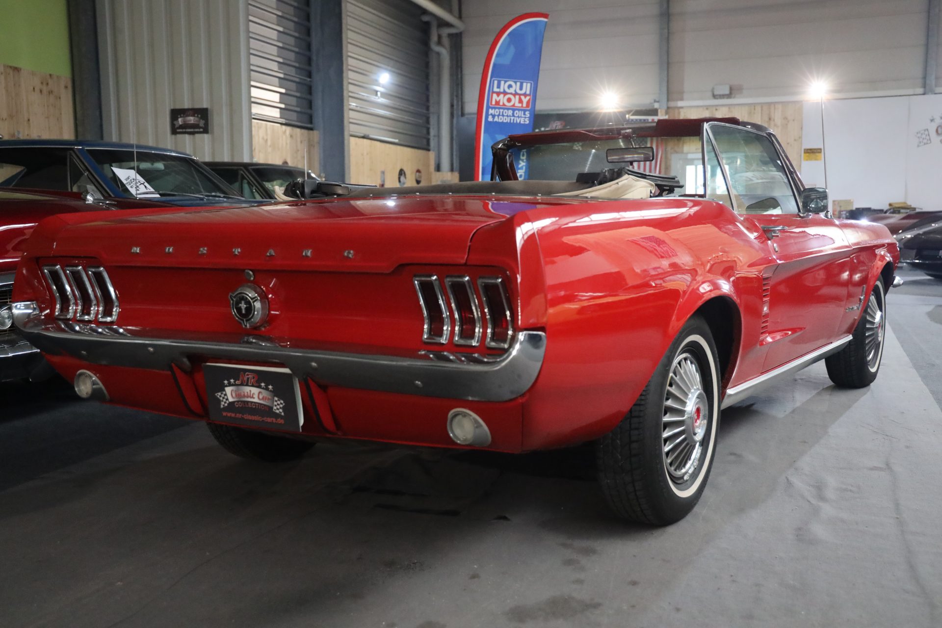 1967 Ford Mustang Cabrio Rot/Rot | NR Classic Car Collection Stuttgart