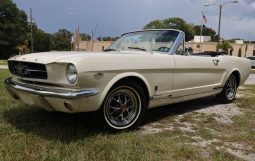1965 Ford Mustang Cabrio Weiss/Blau