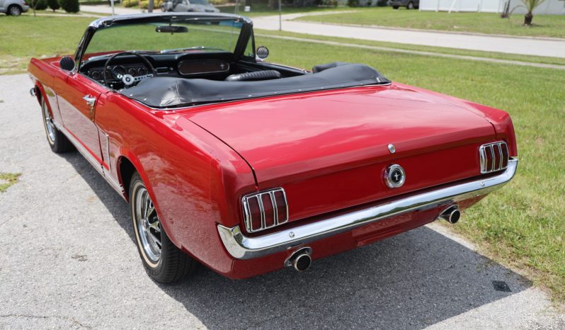 1965 Ford Mustang Cabrio Rot/Schwarz voll