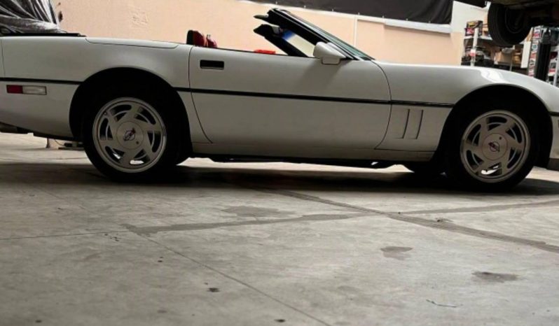 Chevrolet Corvette Cabrio C4 BJ 1989 Weiss/Rot voll