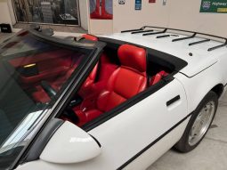 Chevrolet Corvette Cabrio C4 BJ 1989 Weiss/Rot voll