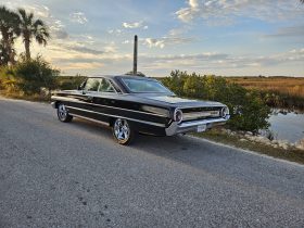 Ford Galaxie 500 BJ 1964 Schwarz/Schwarz