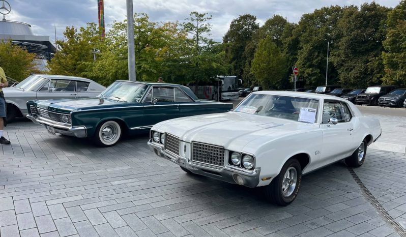 OLDSMOBILE CUTLASS 1972 voll