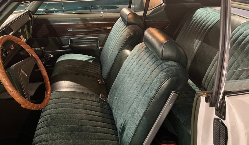 OLDSMOBILE CUTLASS 1972 voll