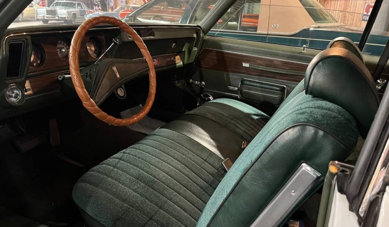 OLDSMOBILE CUTLASS 1972 voll